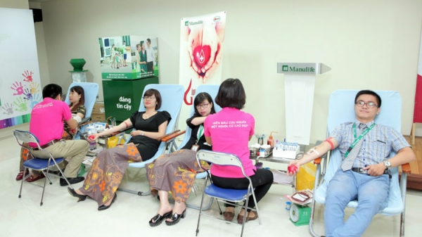 Manulife Việt Nam góp gần 140 đơn vị máu nhân đạo